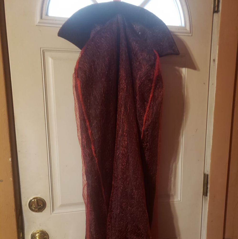 Red Cape - Picture 2 of 7